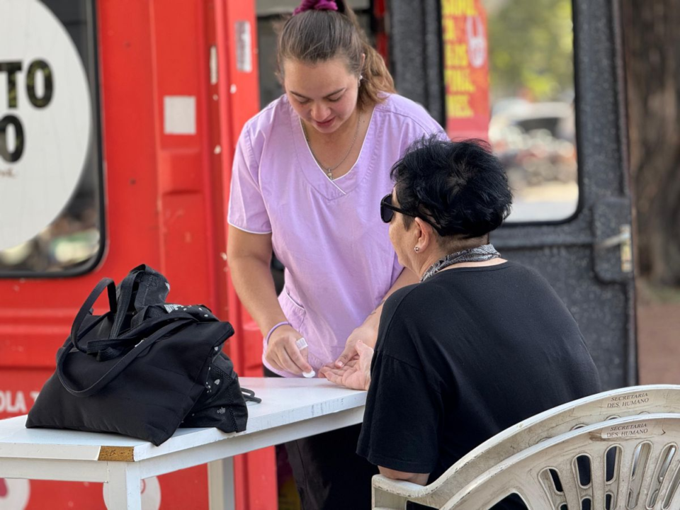 Controles gratuitos en la Plaza 25 de Mayo