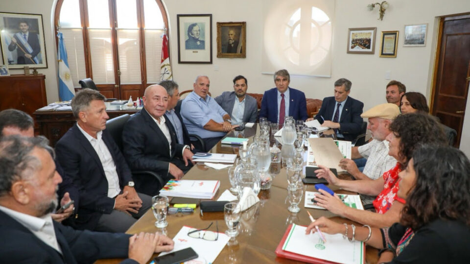 Paritaria central: Provincia realizó una oferta salarial trimestral a los gremios de la administración central