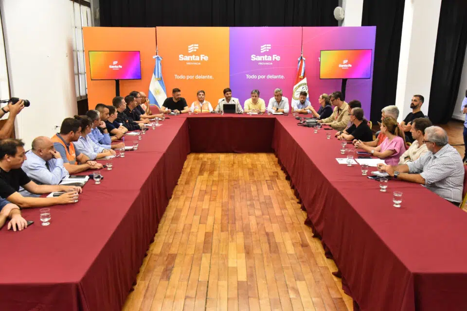 Pullaro encabezó la reunión del Comité de Emergencia por las consecuencias del temporal que afectó a los departamentos Rosario y San Lorenzo