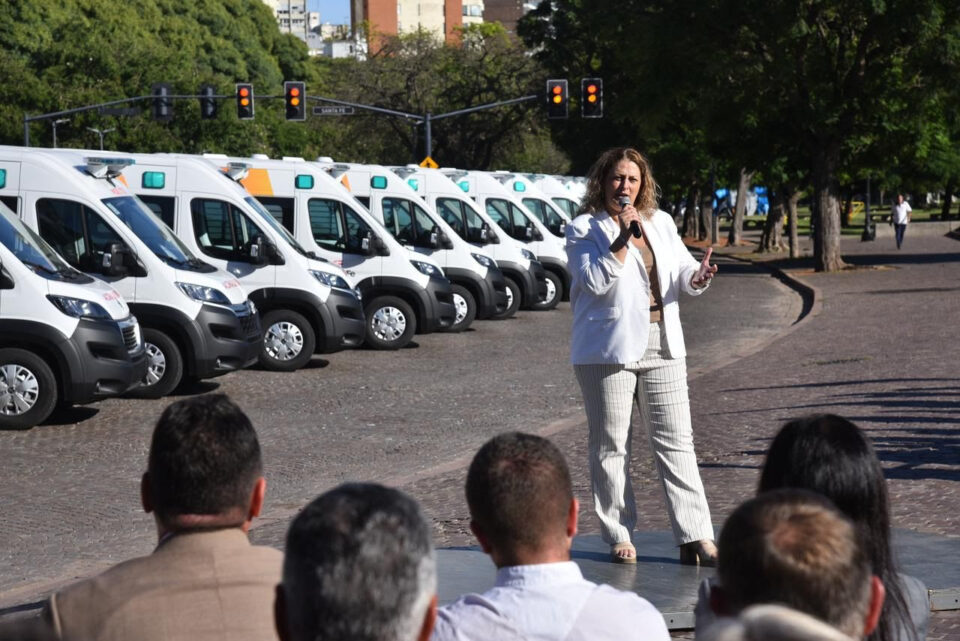 Pullaro entregó ambulancias en Rosario: “Este Gobierno invierte para fortalecer la salud pública provincial”
