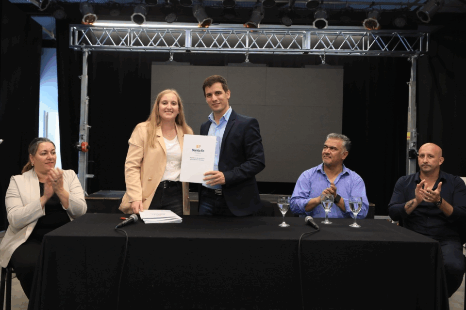 Adultos mayores: Municipio y Provincia firmaron convenios que benefician a hogares de nuestra ciudad