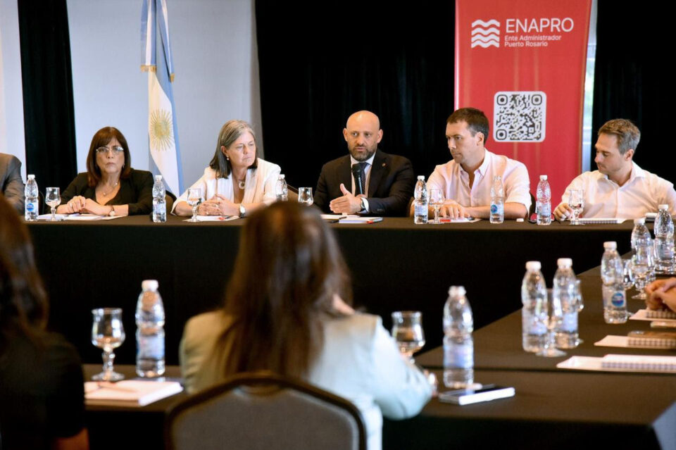 Para la Provincia, “las modificaciones a la ley de cabotaje son una oportunidad para potenciar el desarrollo de la Hidrovía