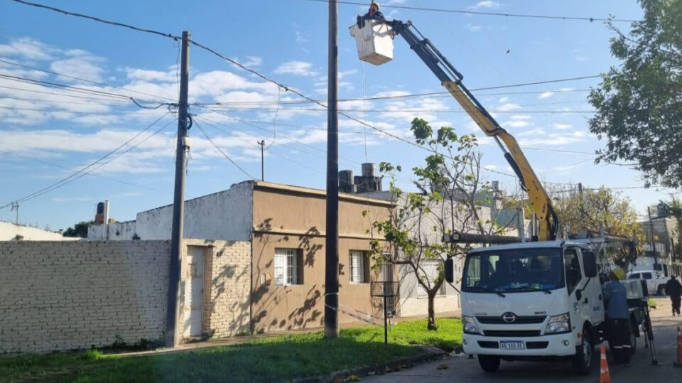 EPE trabaja para reponer el servicio en distintas zonas de la provincia afectadas por el intenso temporal