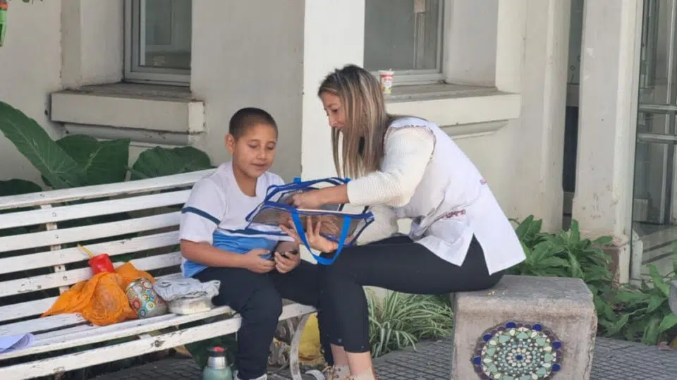 Provincia entregó 600 kits con útiles escolares para las escuelas hospitalarias de Rosario y Santa Fe