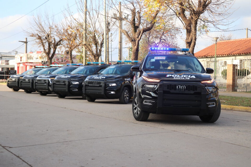 Seguridad: destinan nueve camionetas 0 Km a la Policía del departamento Castellanos
