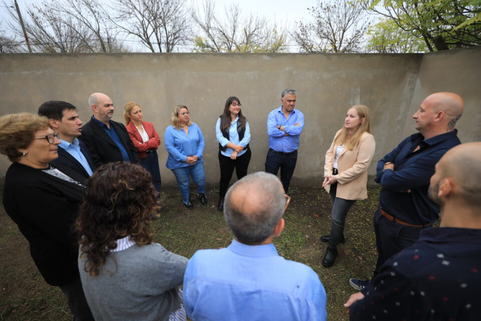 La ministra Tejeda firmó convenios y entregó escrituras en el departamento Castellanos