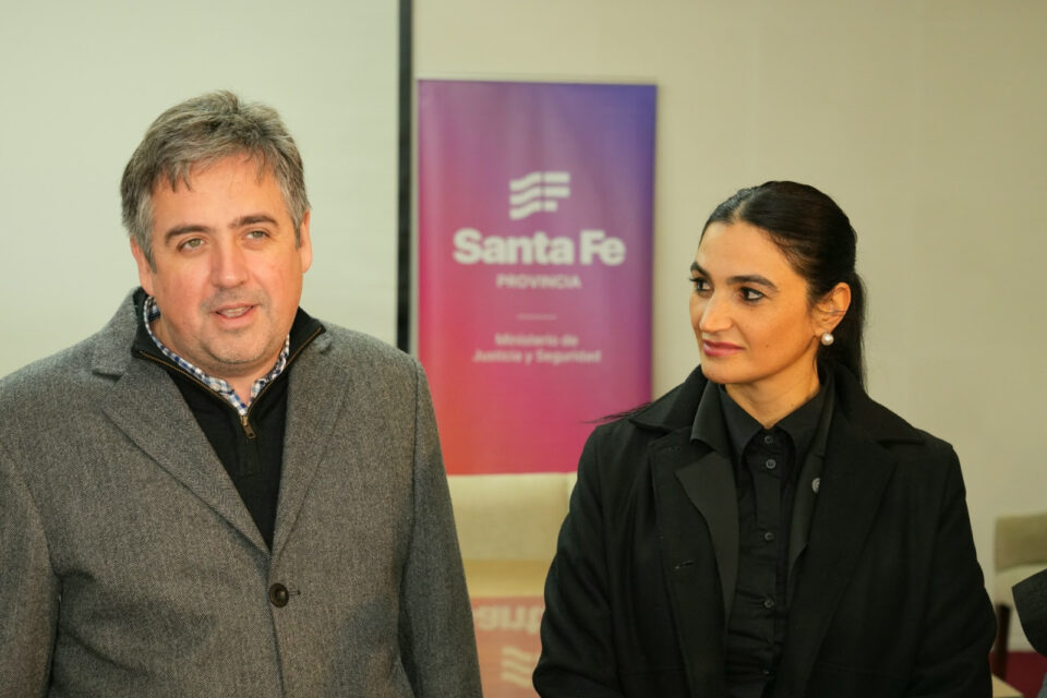 La Provincia avanza en la reestructuración de la Policía de Investigaciones, con el objetivo de consolidarla como una fuerza técnica, autónoma y enfocada en el trabajo conjunto con los fiscales. En ese marco, la abogada Eva Cainelli asumió como nueva directora. Es una “una evolución natural de la gestión”, dijo el ministro Cococcioni.