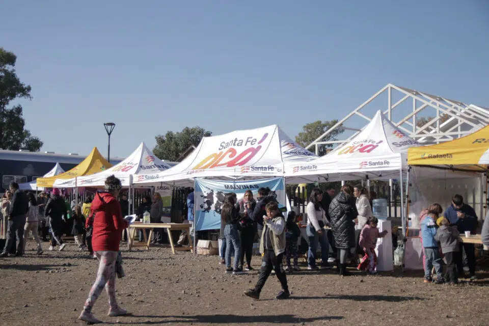 Provincia y Nación acercan servicios esenciales con Santa Fe Acá y el Tren de Capital Humano: foco en salud visual y acceso ciudadano