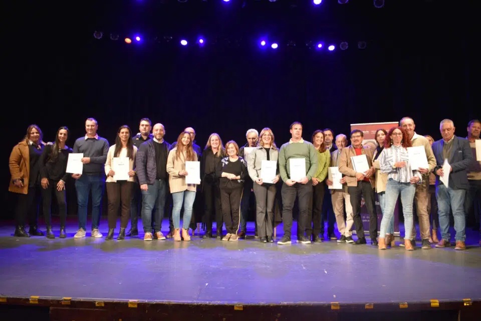Provincia firmó convenios para fortalecer el trabajo de municipios y comunas contra la violencia de género