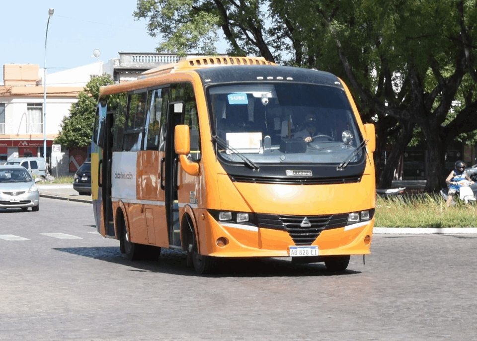 Desvíos temporales en líneas 2 y 5 del transporte público por obras en calle Tucumán