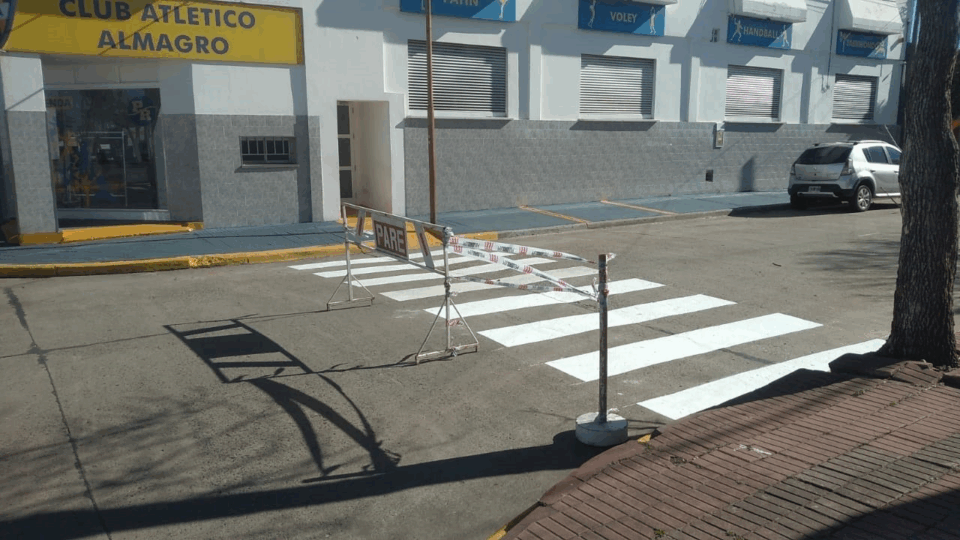 El Gobierno municipal continúa reforzando la señalización vial para mejorar la seguridad y la organización del tránsito