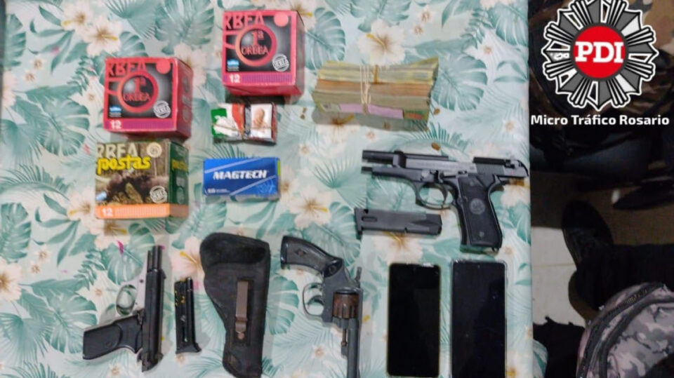 Allanamientos por microtráfico: aprehendidos y secuestro de armas, drogas y más de 8 millones de pesos en Rosario