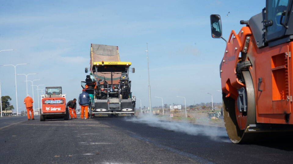 Enrico: “Promediamos ya el 35 % de la obra del Tercer Carril de la autopista y proyectamos concluirla a mediados de 2026”