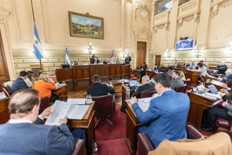 La Comisión de Poder Legislativo y Poder Ejecutivo avanza con el tratamiento de diferentes artículos