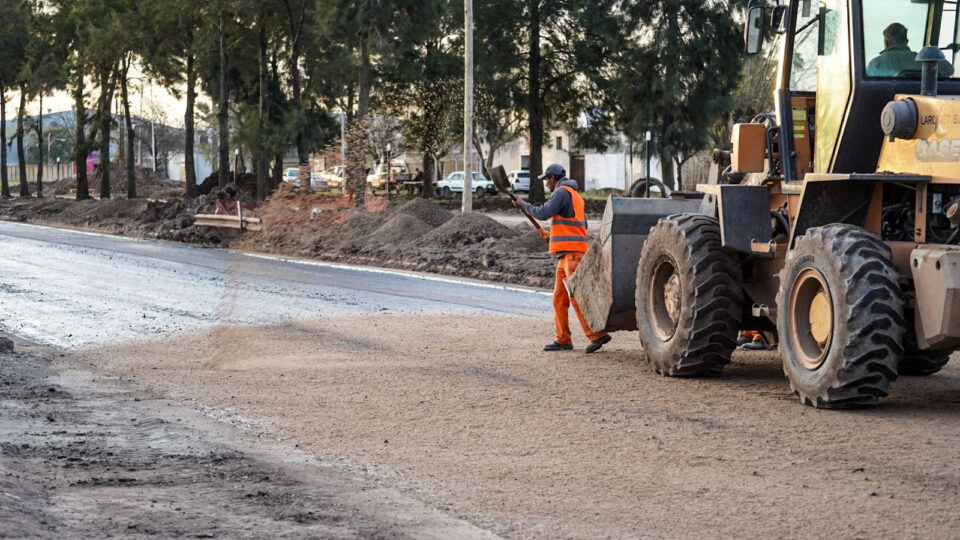 El Gobierno Provincial continúa con su plan de inversión vial y avanza en la pavimentación del acceso a Frontera