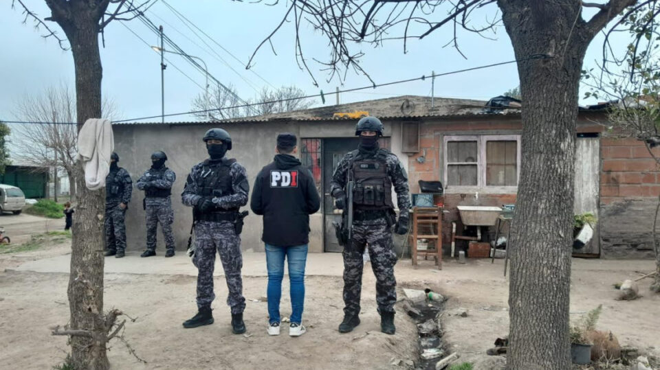 Secuestraron celulares y droga en dos allanamientos por microtráfico en Casilda