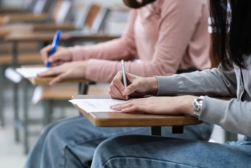 Invertimos en el futuro: más de 700 estudiantes reciben apoyo municipal para seguir estudiando