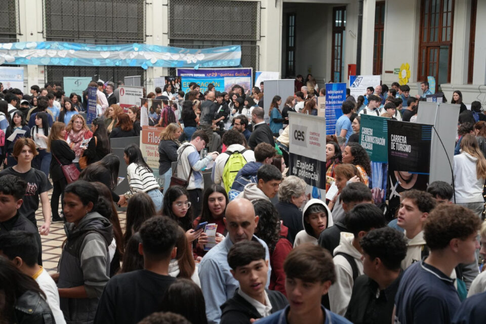 Educación: más de 6 mil estudiantes definen su futuro en la Expo Carreras de la Provincia de Santa Fe