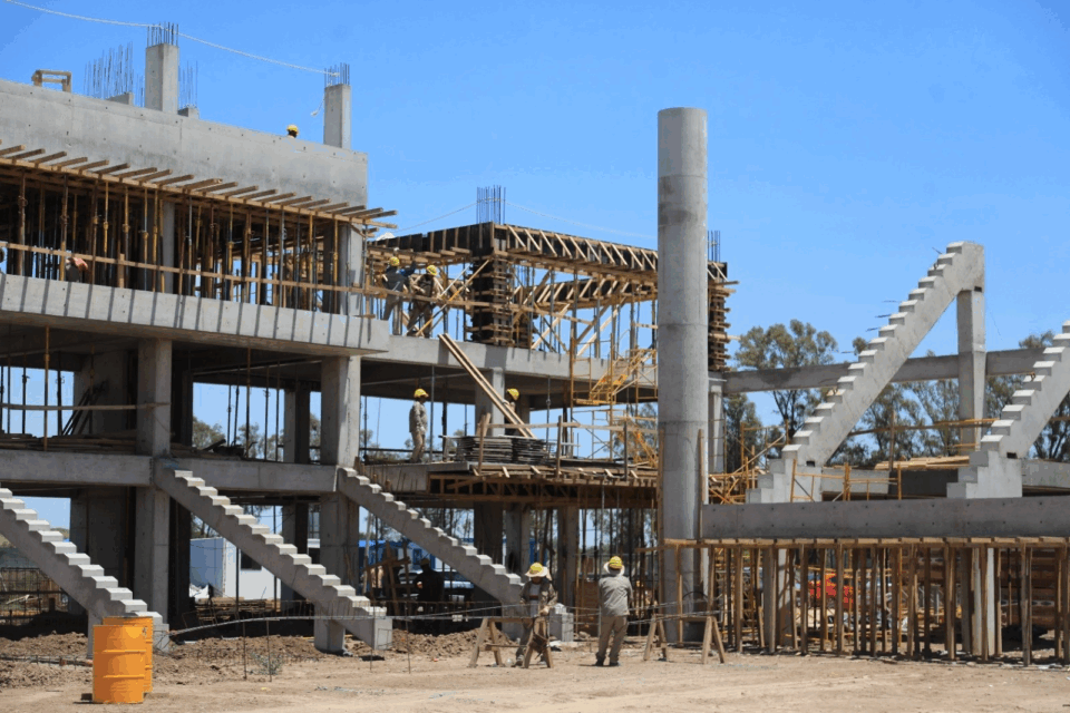 Con 30 % de avance, el Microestadio se consolida como una de las obras más importantes de la ciudad