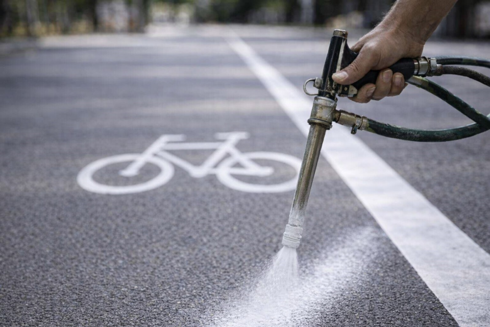 Corte parcial de calzada por trabajos de pintado de ciclocarril