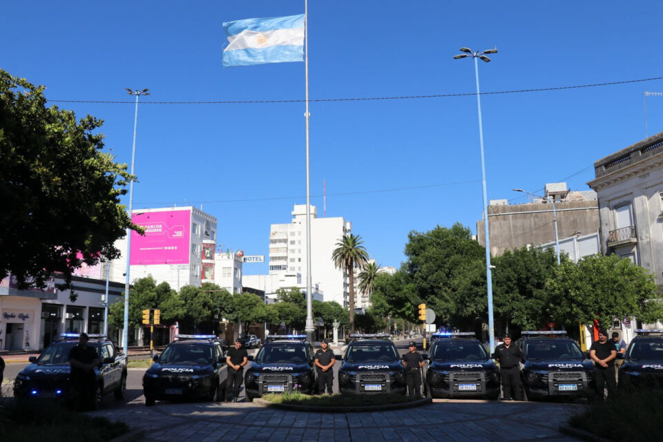 Más inversión de Provincia: el departamento Castellanos sumó 18 nuevas camionetas para patrullaje policial