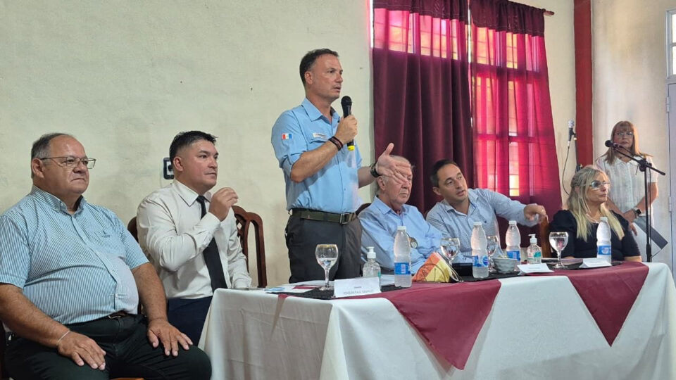 Más obras en el norte: el ministro Enrico visitó Gato Colorado y anunció la construcción de una nueva planta de agua potable