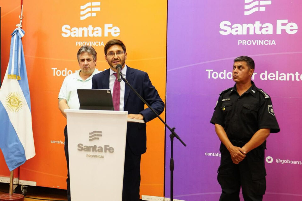 Pullaro: “Ningún personal policial ni del servicio penitenciario de Santa Fe va a tener un sueldo inferior a $ 1.350.000”