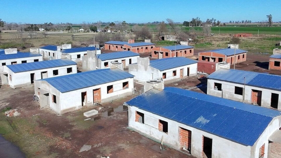 Tras 15 años sin plan habitacional, el Gobierno Provincial finaliza 27 viviendas en San Jorge