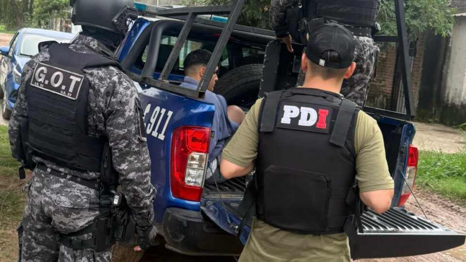 Múltiples allanamientos en Santa Fe, San Justo y Sunchales: desarticulan bandas por microtráfico, robos violentos y extorsiones