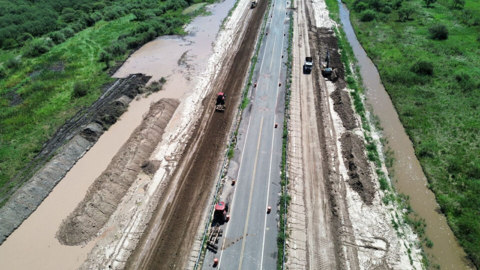 El gobierno de Pullaro avanza con la reconstrucción de los taludes de la Ruta 39 y mejoras en los accesos del puente sobre el río Salado
