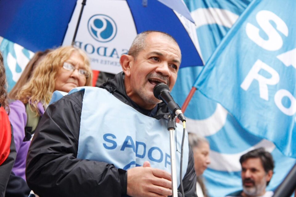 Lucero: “Pullaro ajusta como Milei”