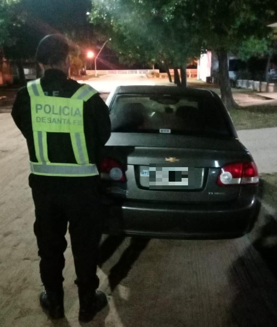 SECUESTRARON UN VEHÍCULO QUE PRESENTABA REQUERIMIENTO JUDICIAL EN UN CONTROL POLICIAL EN CAYASTÁ