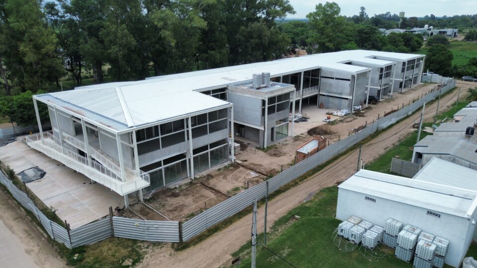 El Gobierno de Pullaro inicia la etapa final del nuevo edificio donde funcionará la escuela técnica de Humberto Primo
