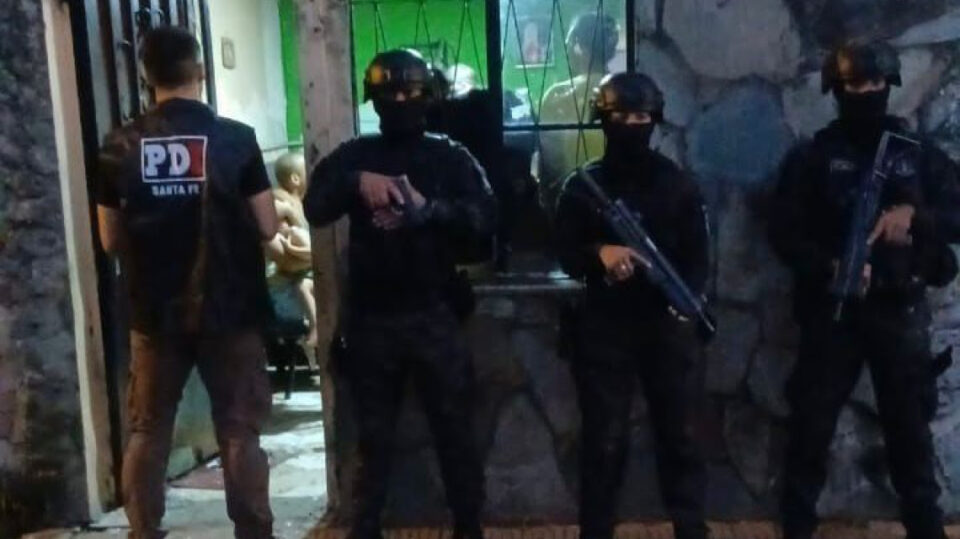 A través del sistema Lince, fuerzas policiales detuvieron al sindicado autor de tres robos a mano armada en heladerías de Rosario