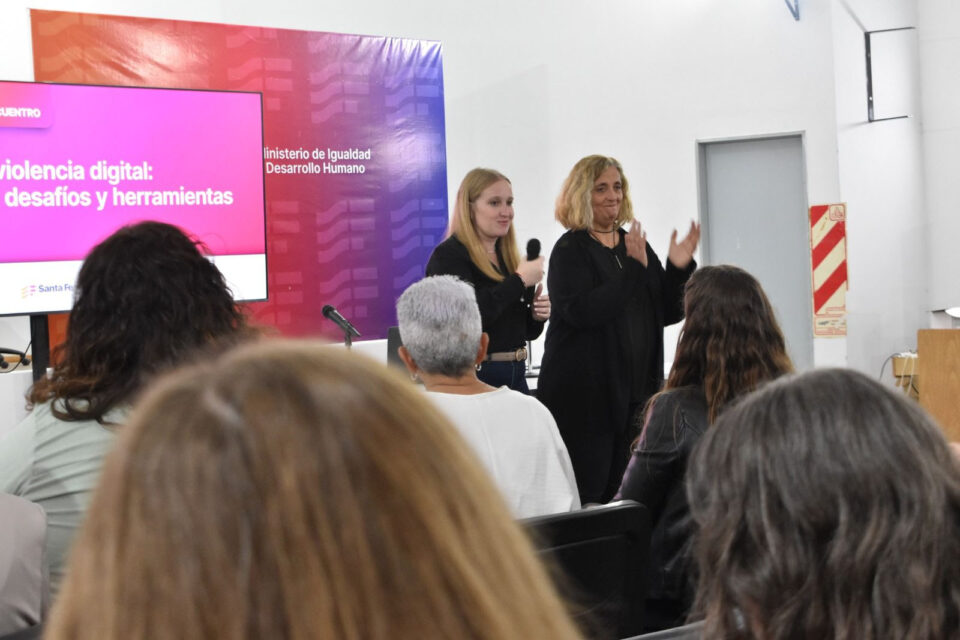 Provincia puso en marcha un ciclo de formación para prevenir las violencias digitales con más de 900 inscriptos