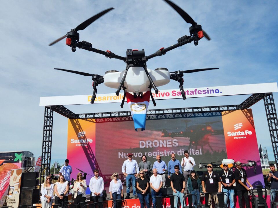 Provincia capacita sobre registro digital de drones aplicadores de fitosanitarios