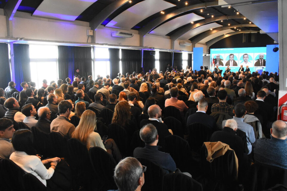 Pullaro: “Nuestro gobierno es aliado de la industria y siempre va a defenderla porque genera empleo”