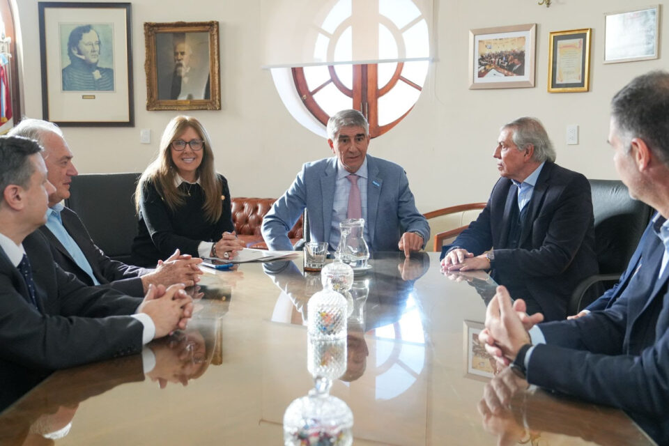 Región Centro: Santa Fe, Entre Ríos y Córdoba firmaron un acuerdo para reconocer documentos oficiales sin trámites adicionales