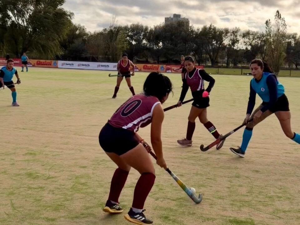 Más de 250 jugadoras participan de la Copa Gobierno de Santa Fe de Mamis Hockey