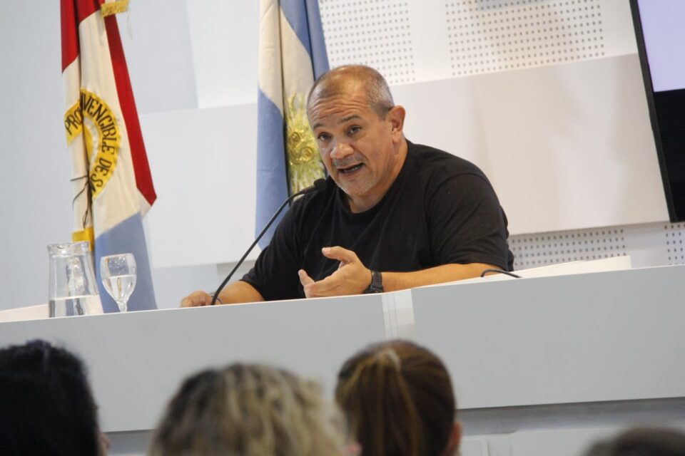 Los salarios docentes vuelven a perder contra la inflación y se profundiza el ajuste en Santa Fe