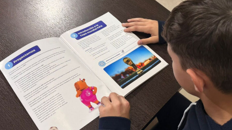 Con materiales pedagógicos, Provincia trabaja en las escuelas el Mundial de Fútbol y los Juegos Suramericanos