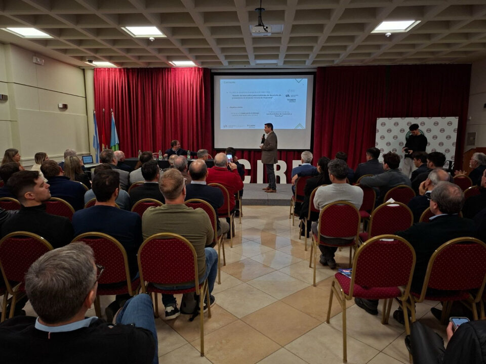 En Rafaela, la Mesa de Gas, Petróleo y Minería reunió a más de 80 empresarios