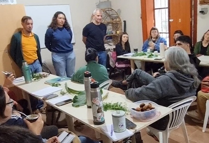 Con gran interés comenzó el taller de aromáticas, medicinales y otras yerbas