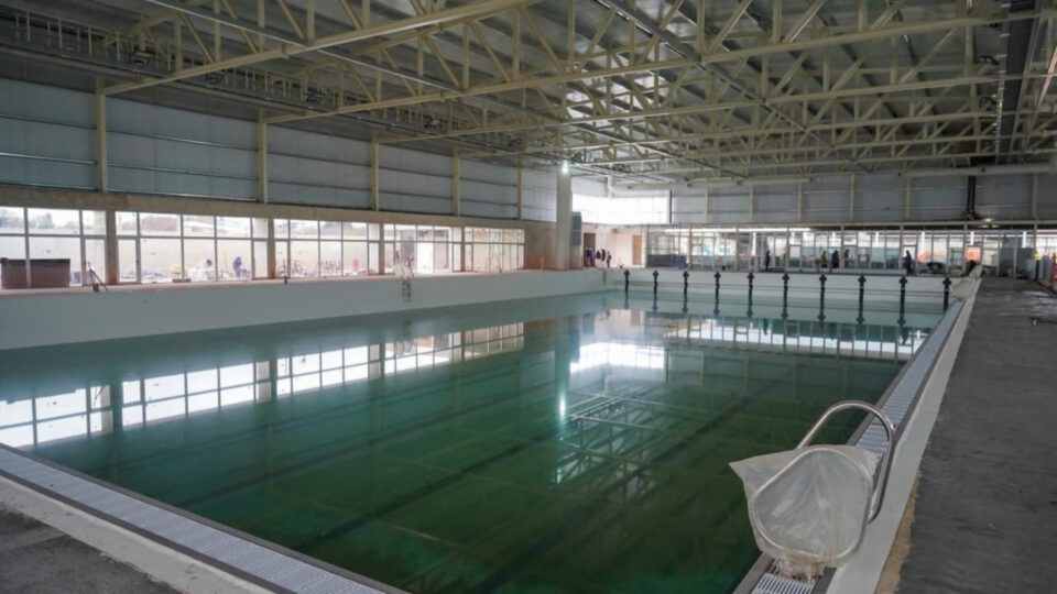 Juegos Suramericanos 2026: el Centro Acuático de Rosario ya luce sus piletas con agua a al espera de los competidores