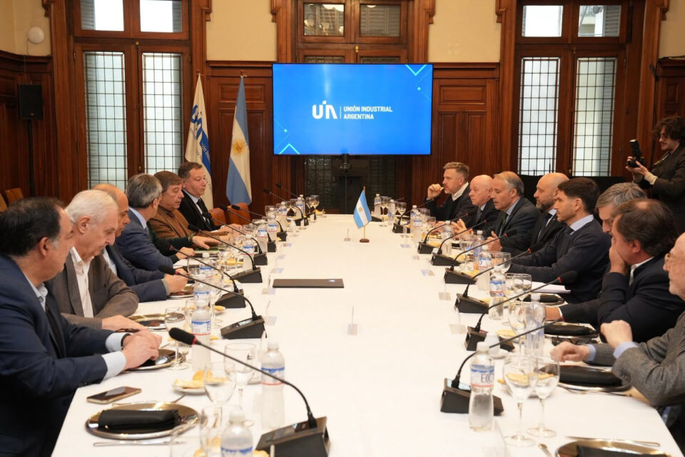 Pullaro llevó a la UIA el modelo productivo de Santa Fe y planteó una agenda común para ganar competitividad