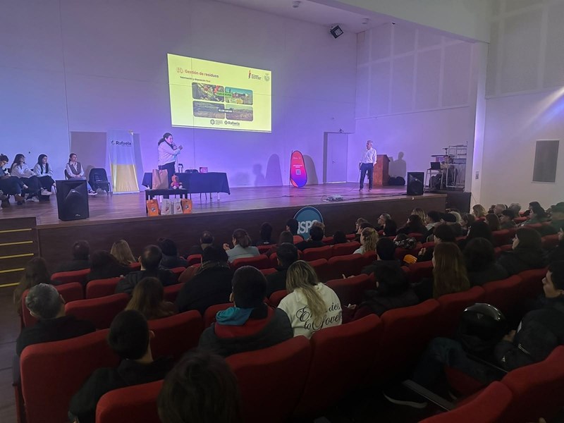 Capacitación a voluntarios de los Juegos Suramericanos sobre prácticas sustentables