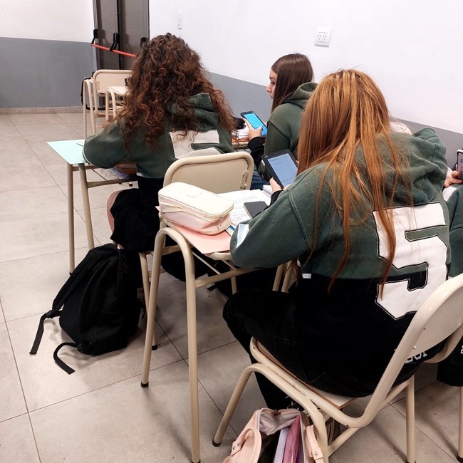Seguimiento a estudiantes que finalizaron sus estudios secundarios en 2025: Continúa el relevamiento