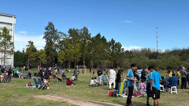 Más de 600 niños participaron del Encuentro de Fútbol en barrio Los Arces