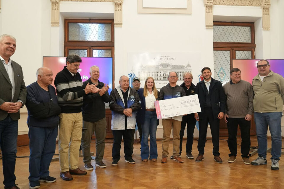 Pullaro entregó más $ 1.100 millones a tres instituciones por la recaudación de las entradas de los Juegos Suramericanos