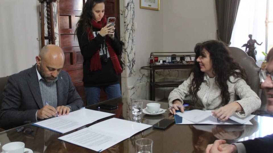 Provincia invierte más de $ 2.500 millones al año en ciencia y consolida una alianza estratégica con las universidades públicas